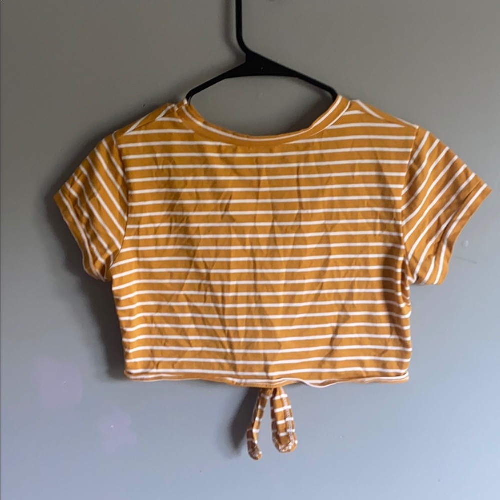 crop top - Picture 2 of 3